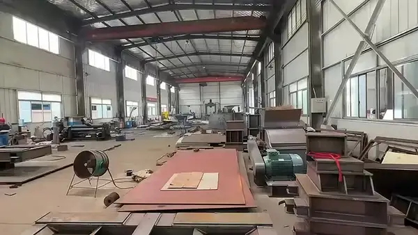 ورشة معالجة الصفائح المعدنية