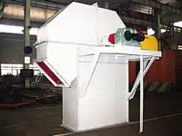 ناقل رأسي بالقادوس (مصعد ناقل)